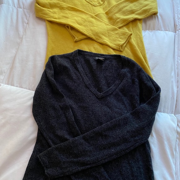 These sweaters are SOLD - Picture 9 of 9